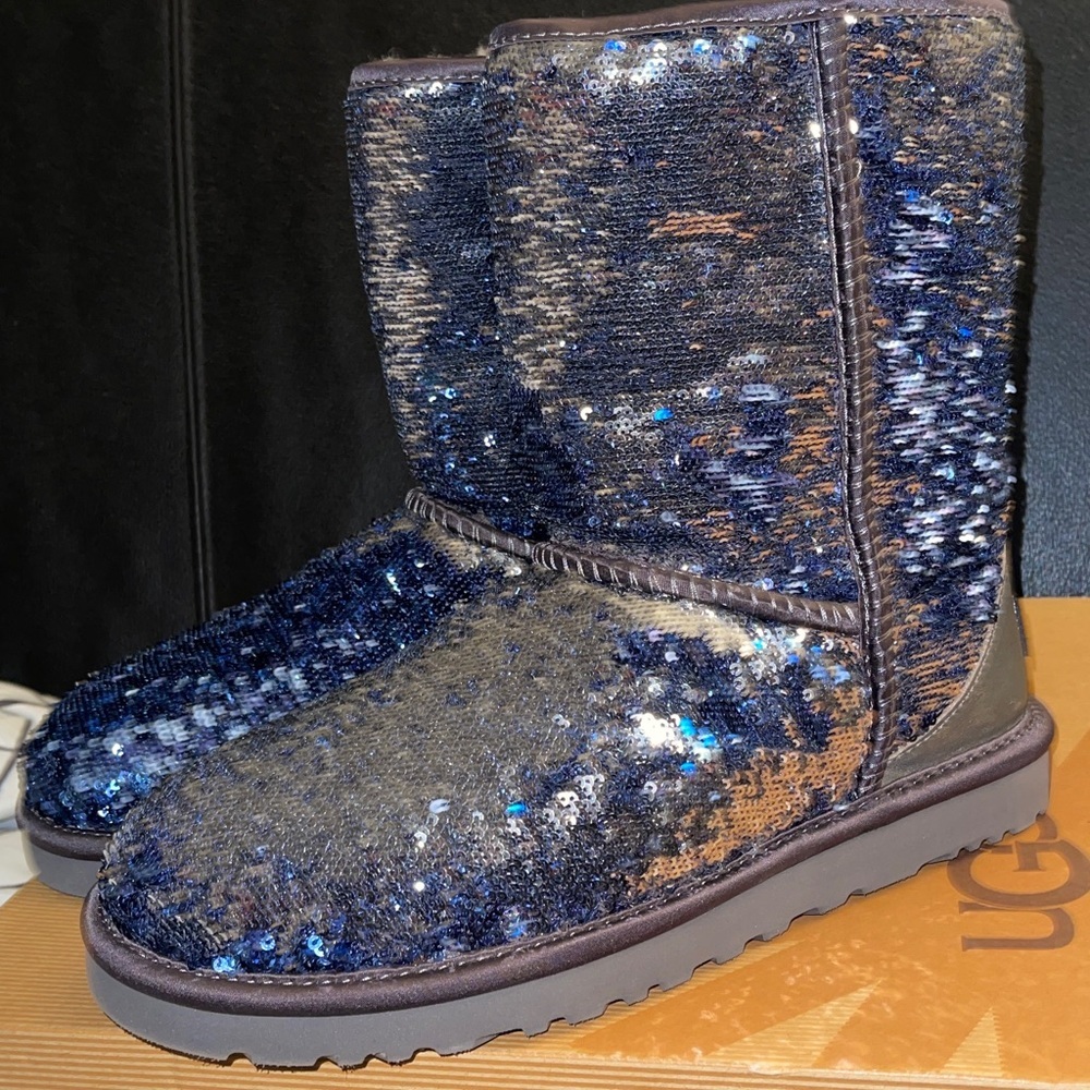 Women Classic Short Sparkles Sequin Ugg Boots Silver and Blue Size 8 NEW